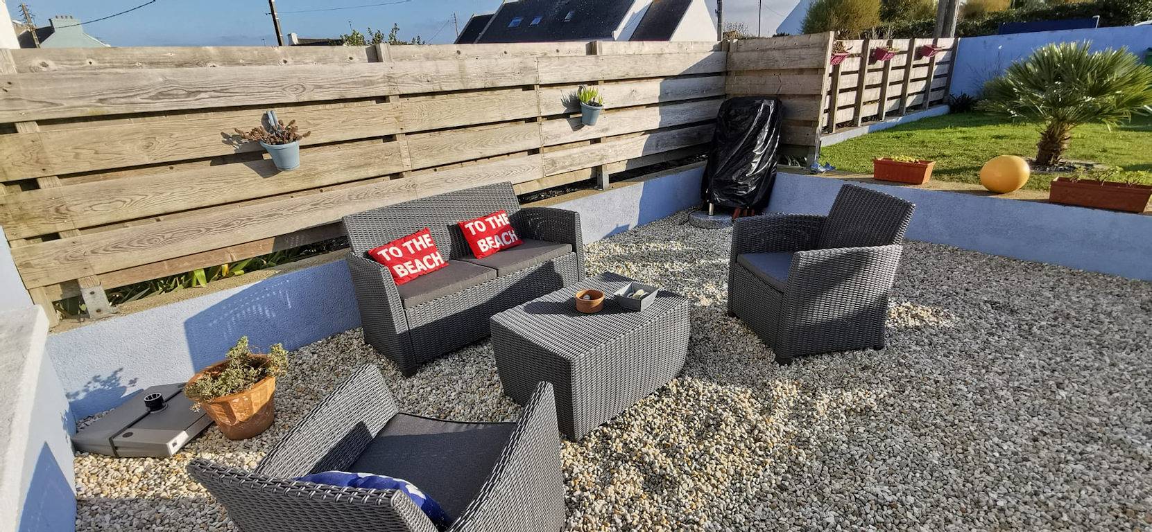 Gite la maison bleue en bord de mer à 150 mètres de la plage in Lampaul-Plouarzel, Région de Brest