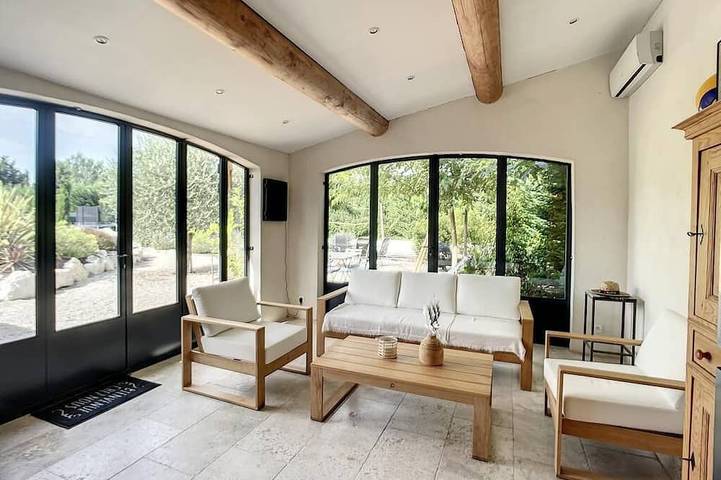 Ganze Wohnung, Gite au Calme Avec Piscine in Noves, Arles und Umgebung