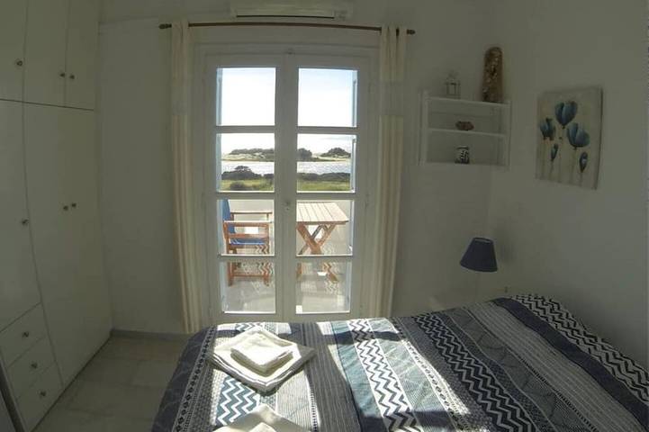 Entire apartment, Cozy apartment, with amazing sea views, privacy, next to beach in Kastraki (Naxos), Naxos