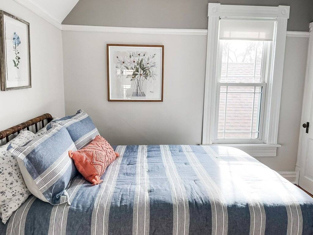 1928 Historic Spacious Victorian Home (Entire House) in Mandan, Morton County