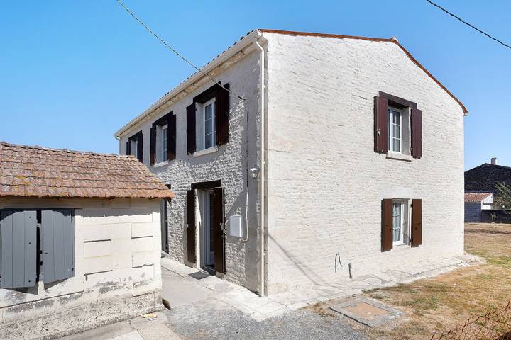 Casa de campo «La Demeure D'Elles» con terraza y jardín privados in Le Thou, Region de Rochefort