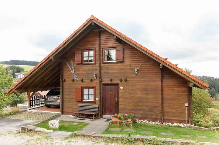 Ferienhaus für 8 Personen, mit Garten und Sauna in Eisfeld