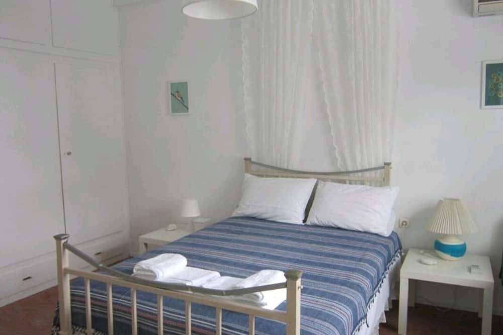 Icarus Blue Cottage Escape.\nthe Greek island of Ikaria is a Blue Zone Island in Ikaria
