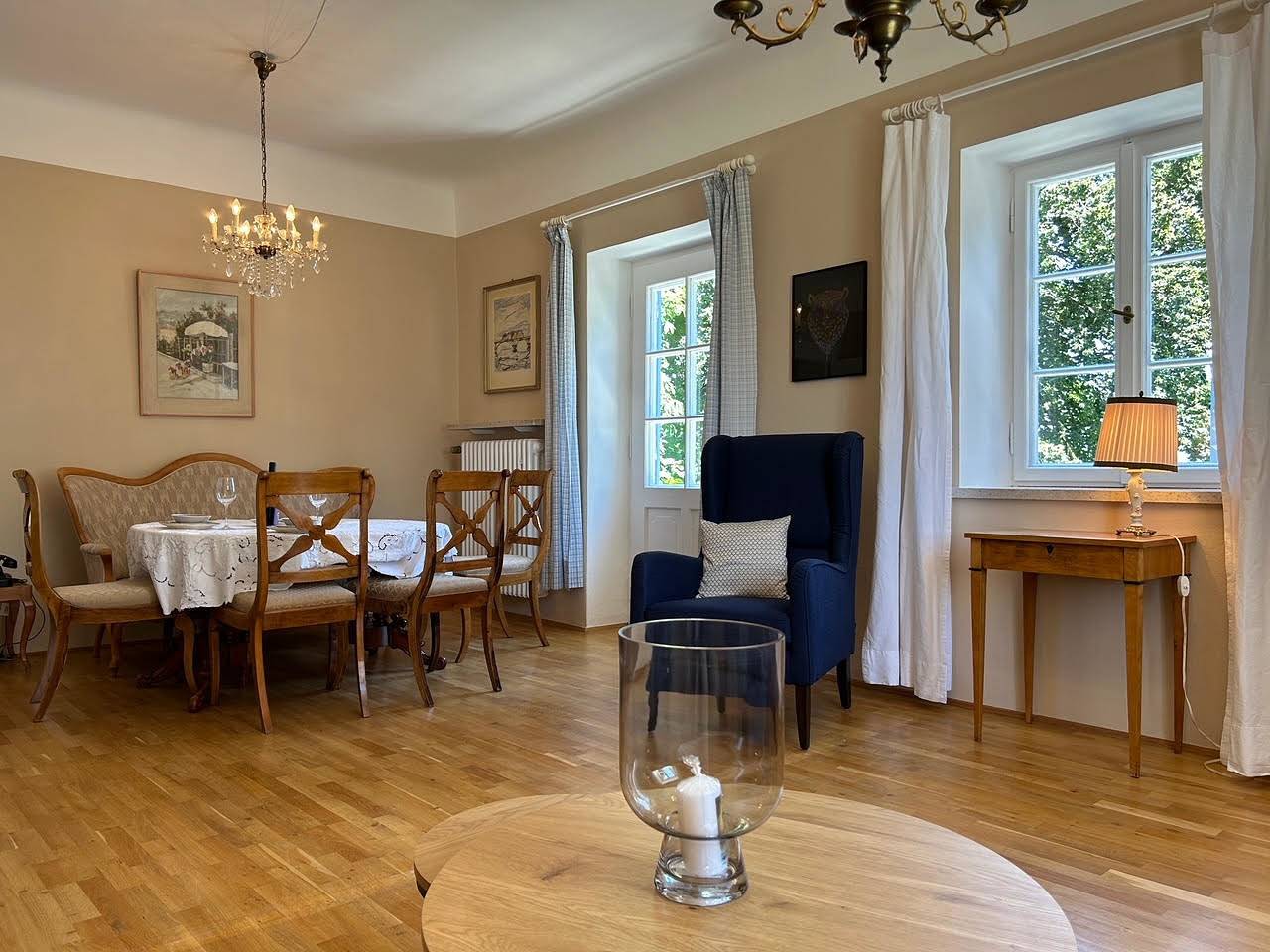 Ganze Ferienwohnung, Ferienwohnung Villa Victoria mit grandiosem Seeblick und Gartennutzung in Jugendstil Villa in Gstadt am Chiemsee, Chiemsee