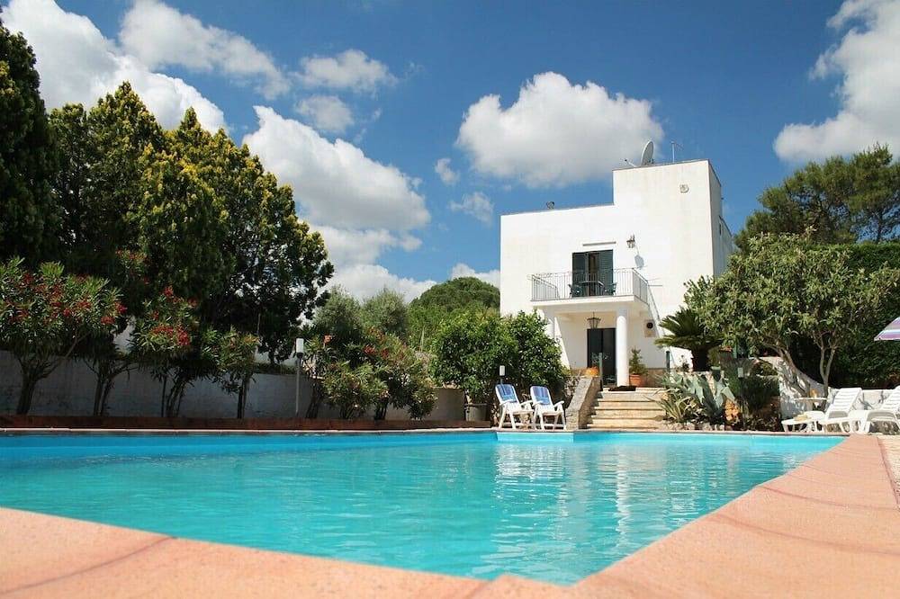 *New for this year, air conditioning* Beautiful, private & spacious villa. in Ceglie Messapica, Salento