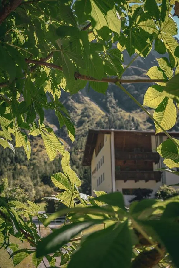 Gästehaus für 2 Personen, mit Ausblick und Sauna sowie Garten und Balkon - 1