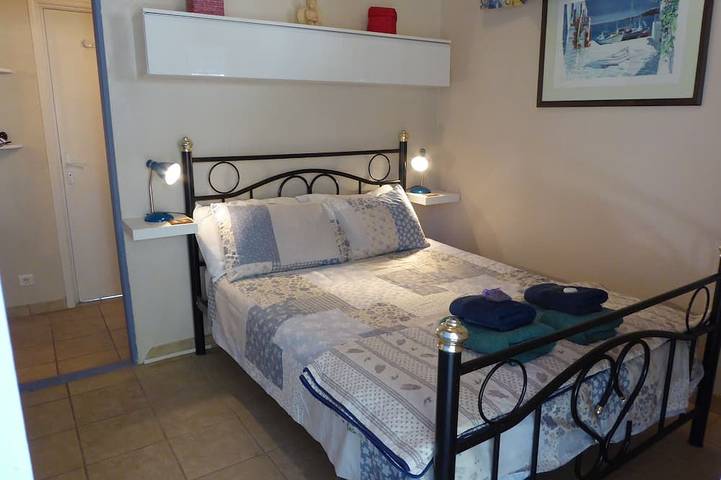 Gîte pour 2 personnes, avec jardin ainsi que terrasse et piscine à Rognonas - 3