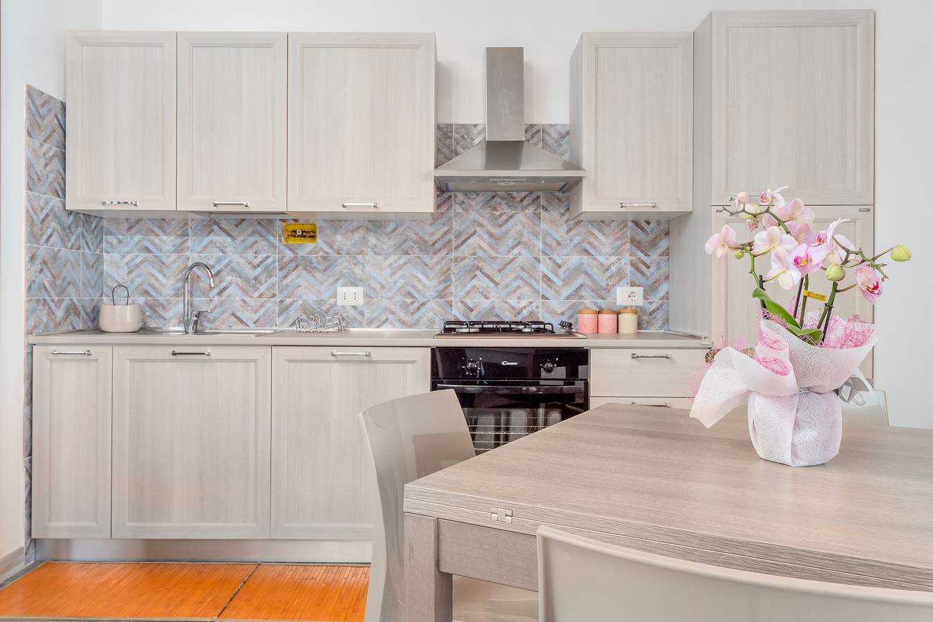 Ganze Wohnung, Ferienwohnung 'La Finestra sul Mare' mit Meerblick & Terrasse in Porto Ainu, Tanaunella