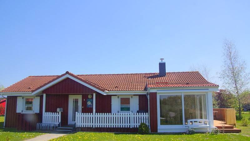 4 Personen Ferienhaus mit Kaminofen, Wintergarten und Kanu, mit einem wundervollen Blick auf den See in Otterndorf in Otterndorf, Cuxland