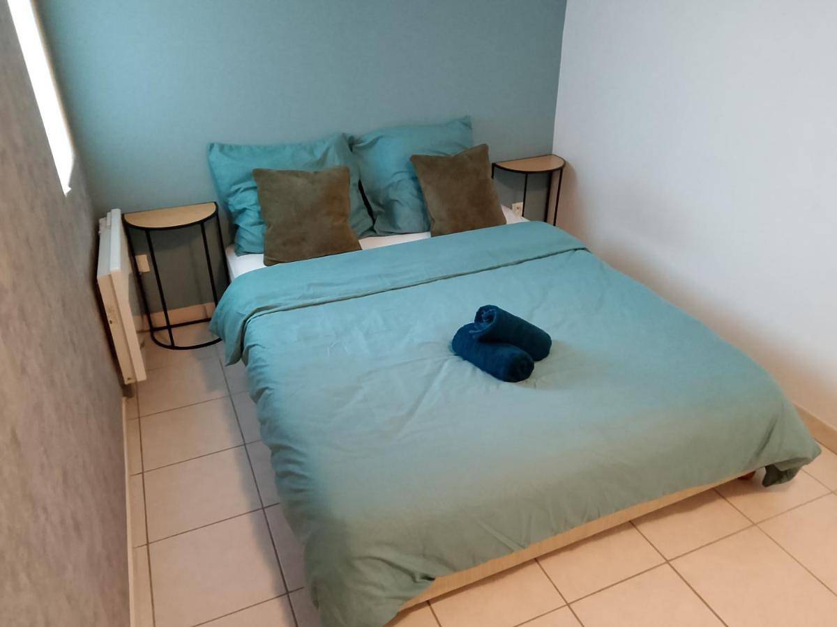 Appartement entier, Two-Bedroom Apartment in Carhaix-Plouguer, Région de Châteaulin