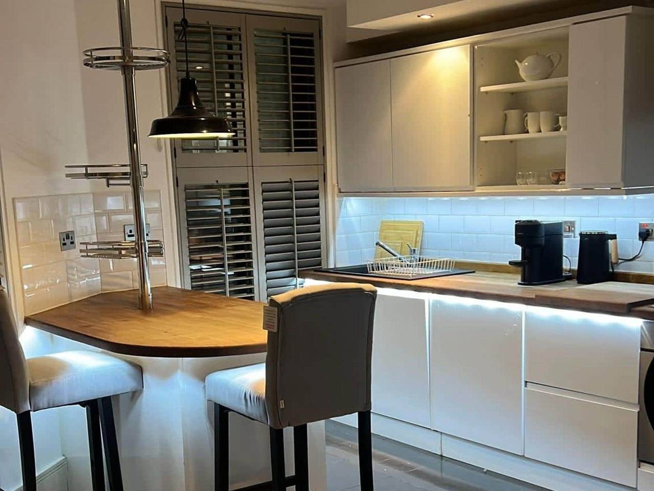 Entire holiday apartment, Modern Fulham 1-Bedroom Apartment in Hammersmith and Fulham, London