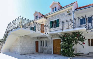 Ferienhaus für 20 Personen in Dalmatinisches Festland, Split-Dalmatien, Bild 1