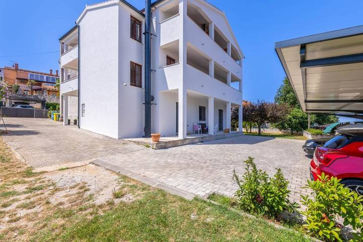 Ferienwohnung für 2 Personen, mit Terrasse in Funtana - 2