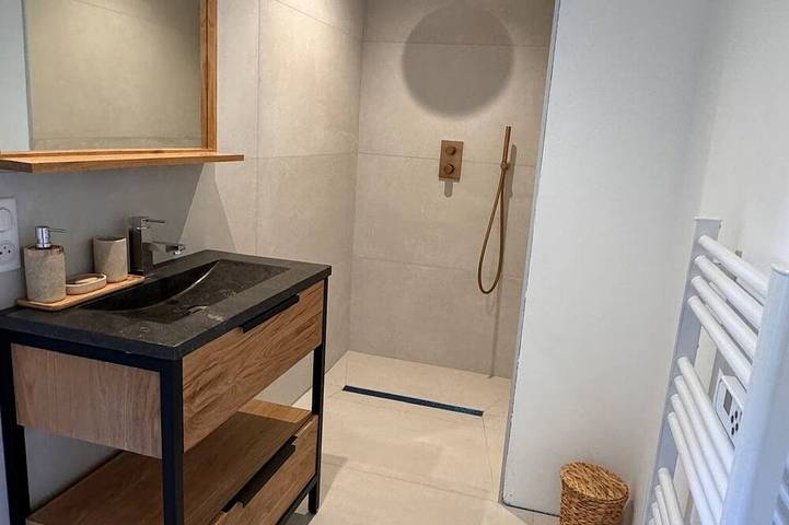 Gîte pour 8 personnes, avec piscine et jacuzzi à Montbazin - 2