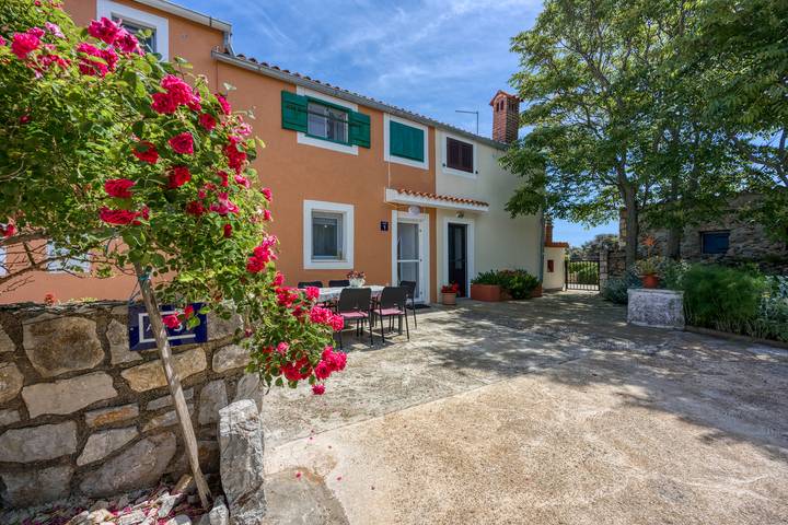 Ferienwohnung für 5 Personen, mit Meerblick und Terrasse, mit Haustier in Veli Losinj
