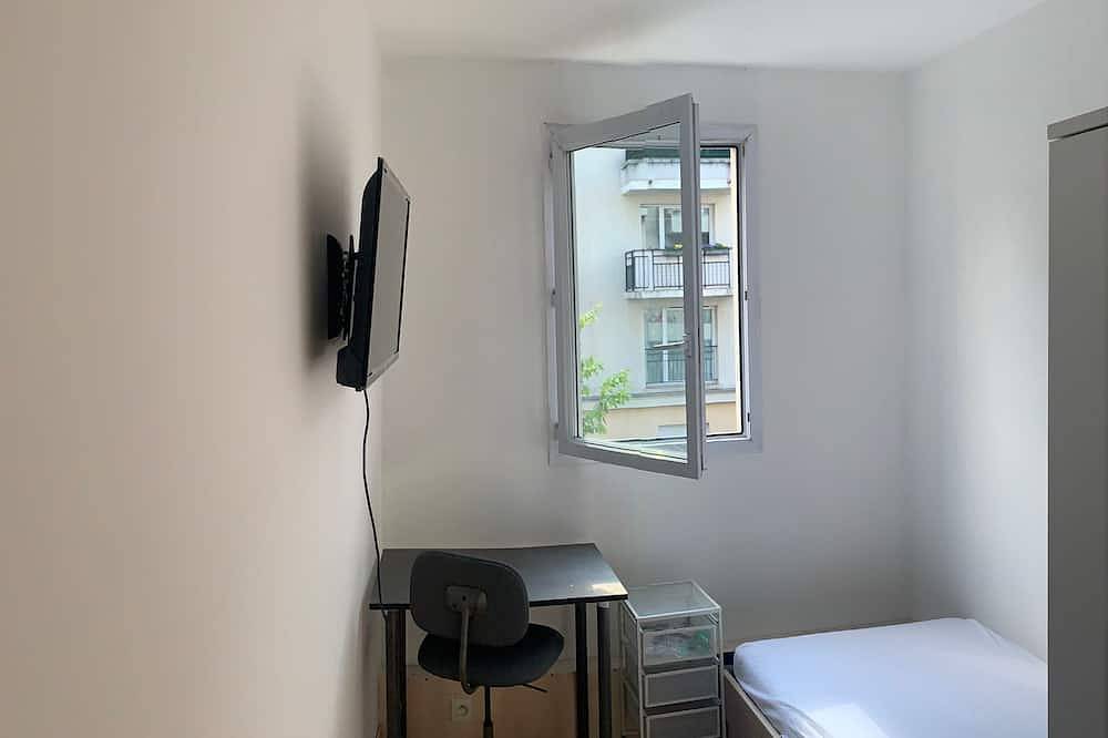 Apartamento entero, Superb bright apartment 2 minutes from Cergy station in Cergy, Valle del Oise