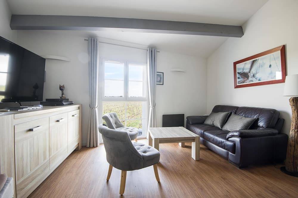 Entire apartment, Appartment Pertuis . in Saint-Martin-de-Ré, Ile de Re