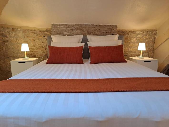Location de vacances pour 2 personnes, avec jardin et jacuzzi ainsi que sauna et piscine à Belvèze - 2