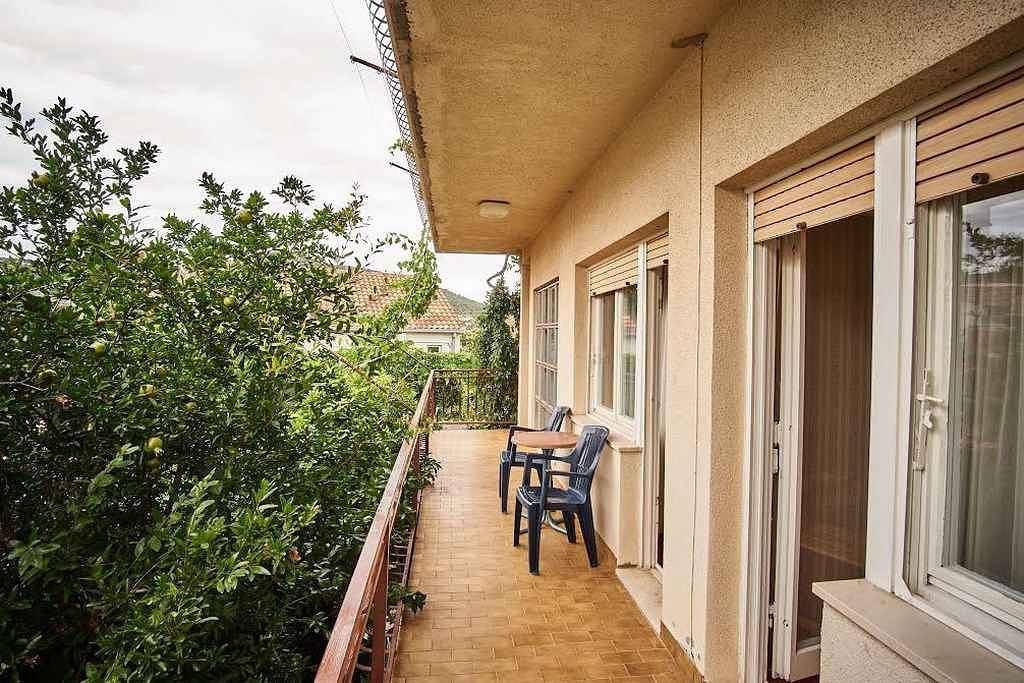 Cały apartament wypoczynkowy, Mieszkanie wakacyjne 30 m od Adriatyku, z dużym balkonem  in Vinisce, Żupania splicko-dalmatyńska