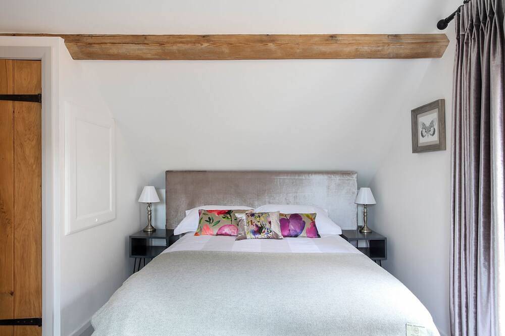The Parlour 2 bedroomed barn conversion sleeps 4 + 2 in Leicestershire