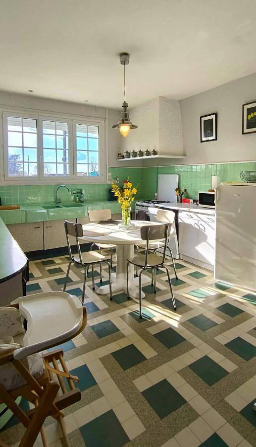 Location de vacances pour 10 personnes, avec piscine à Criteuil-la-Magdeleine - 4