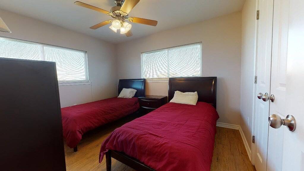 Gemütliches, zentral gelegenes 4-Schlafzimmer-Cottage am Strand in Crystal Beach, Galveston County