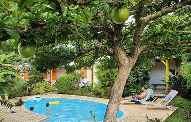 Gîte pour 3 personnes, avec jardin ainsi que terrasse et piscine à Le Gosier