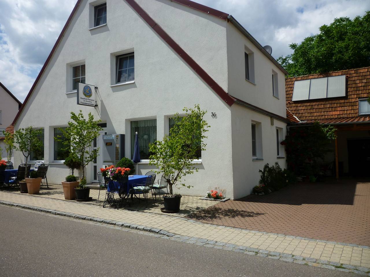 Gasthaus - Pension Am Buchberg - Mehrbettzimmer mit Balkon in Mönchsdeggingen, Bayerisch Schwaben