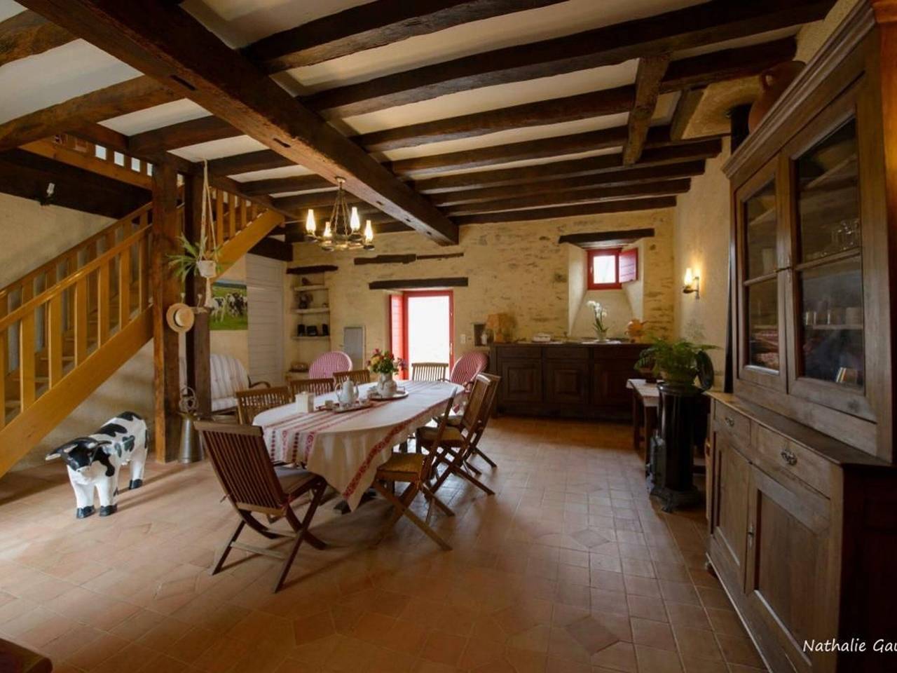 Maison de Campagne Spacieuse avec Piscine Privée et Jardin Clos in Pannecé, Vallée de la Loire