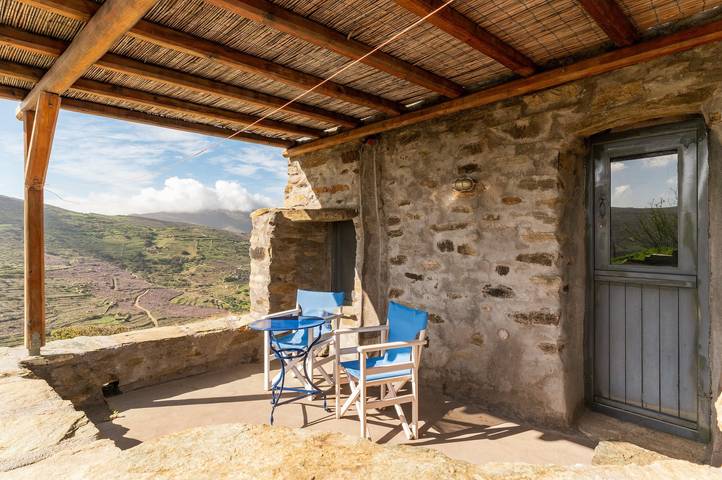 Ganze Wohnung, Ferienwohnung 'Alonaki Tinos Rental' mit Bergblick, Wi-Fi und Klimaanlage in Tínos