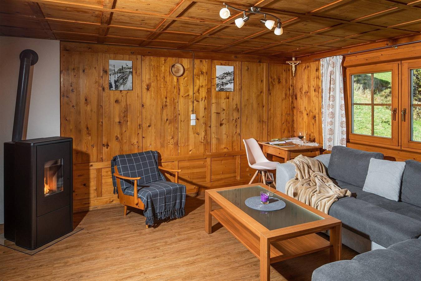 Ganze Ferienwohnung, Ferienwohnung für 6 Personen mit Ausblick in St. Veit in Defereggen, Bezirk Lienz