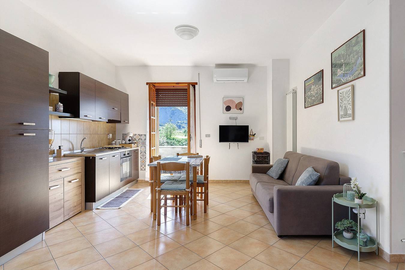 Appartement entier, Appartement « L'oasi Di Alice » avec vue sur la montagne, Wi-Fi et climatisation in Sermoneta, Province de Latina