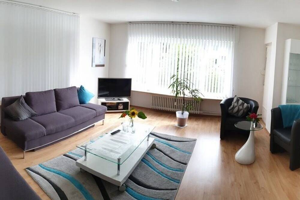 Ganze Wohnung, Eg-Ferienwohnung, 86 qm, 1 Wohnzimmer, 1 Schlafzimmer, max. 4 Personen in Europa-Park, Ettenheim