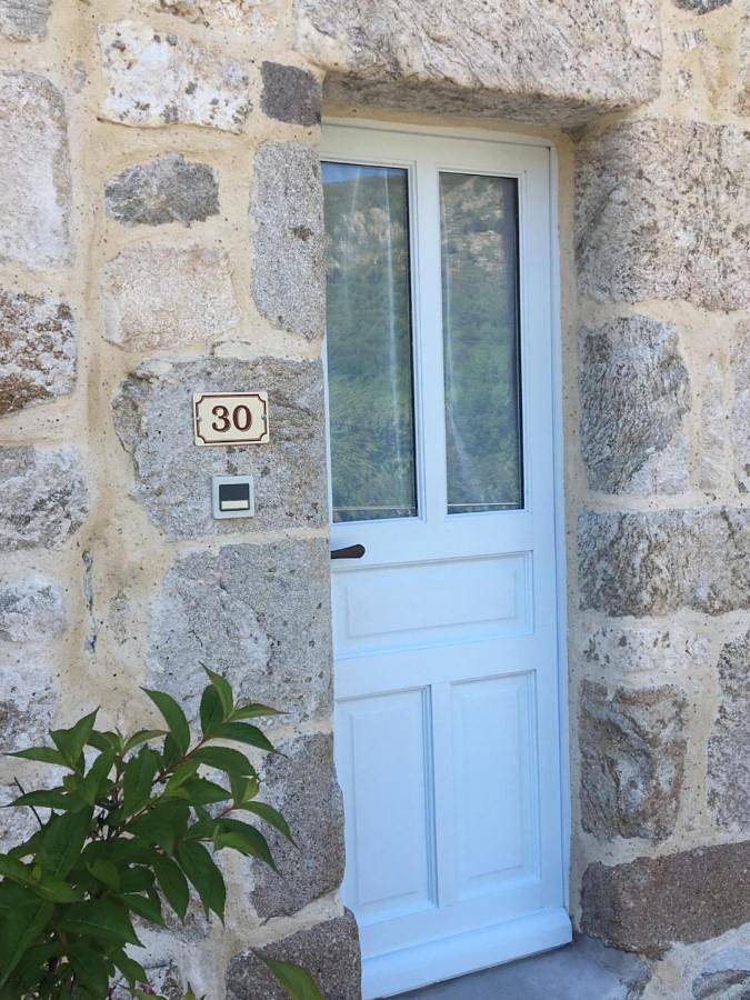 Location de vacances pour 10 personnes, avec vue et terrasse à Montpezat-sous-Bauzon - 4