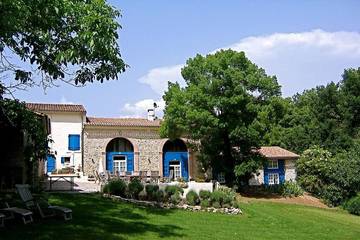 Gîte pour 6 personnes, avec piscine et jardin à Cenne-Monestiés