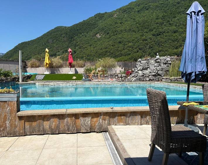 Gîte pour 8 personnes, avec Terrasse et Jardin ainsi que Piscine et Vue à Marlens - 2