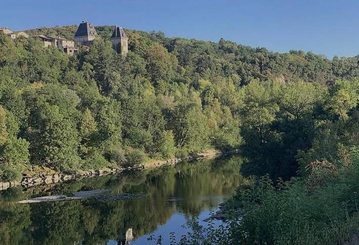 Location de vacances pour 6 personnes, avec balcon, adapté aux familles dans Poncin - 3