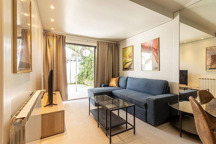 Villa for 6 people, with terrace and pool as well as garden in Vilamoura