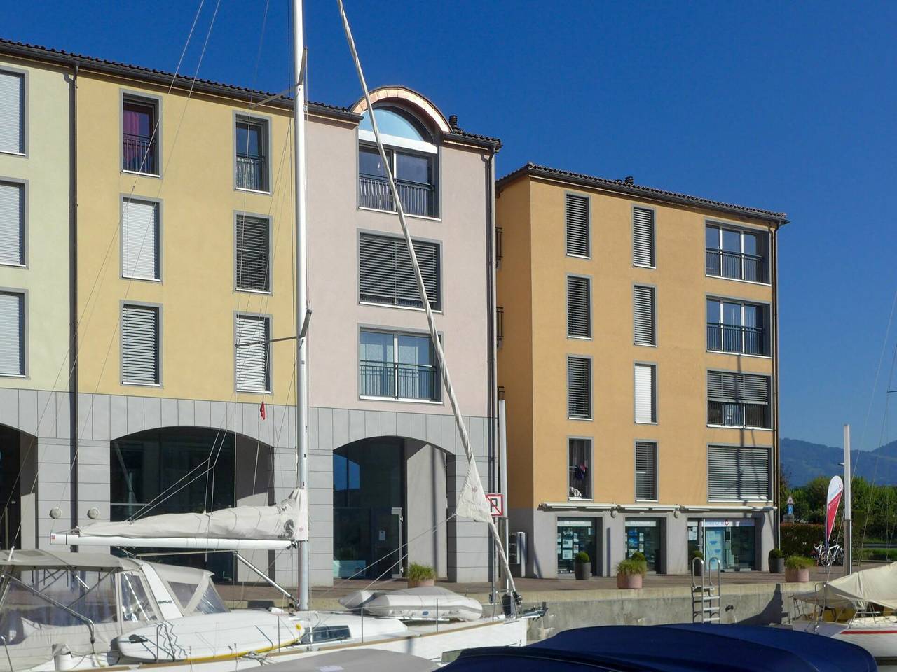 Ganze Wohnung, Le Bouveret 100 - La Perouse D1 2 100.5 in Les Evouettes, Port-Valais