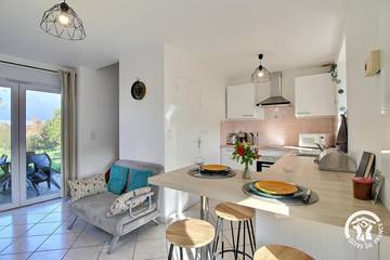 Gîte pour 2 personnes, avec jardin à Pluneret