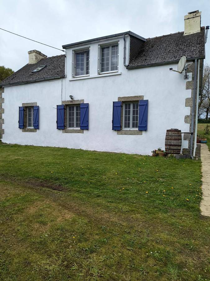 Three Bedroom Breton Cottage in Collorec, Région de Châteaulin