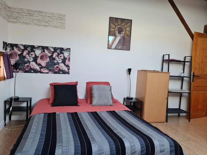 Location de vacances pour 4 personnes, avec jacuzzi ainsi que piscine et jardin à Oullins - 2