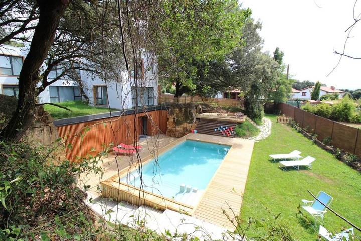 Apartamento para 4 personas, con Terraza además de Jardín y Piscina en Somo