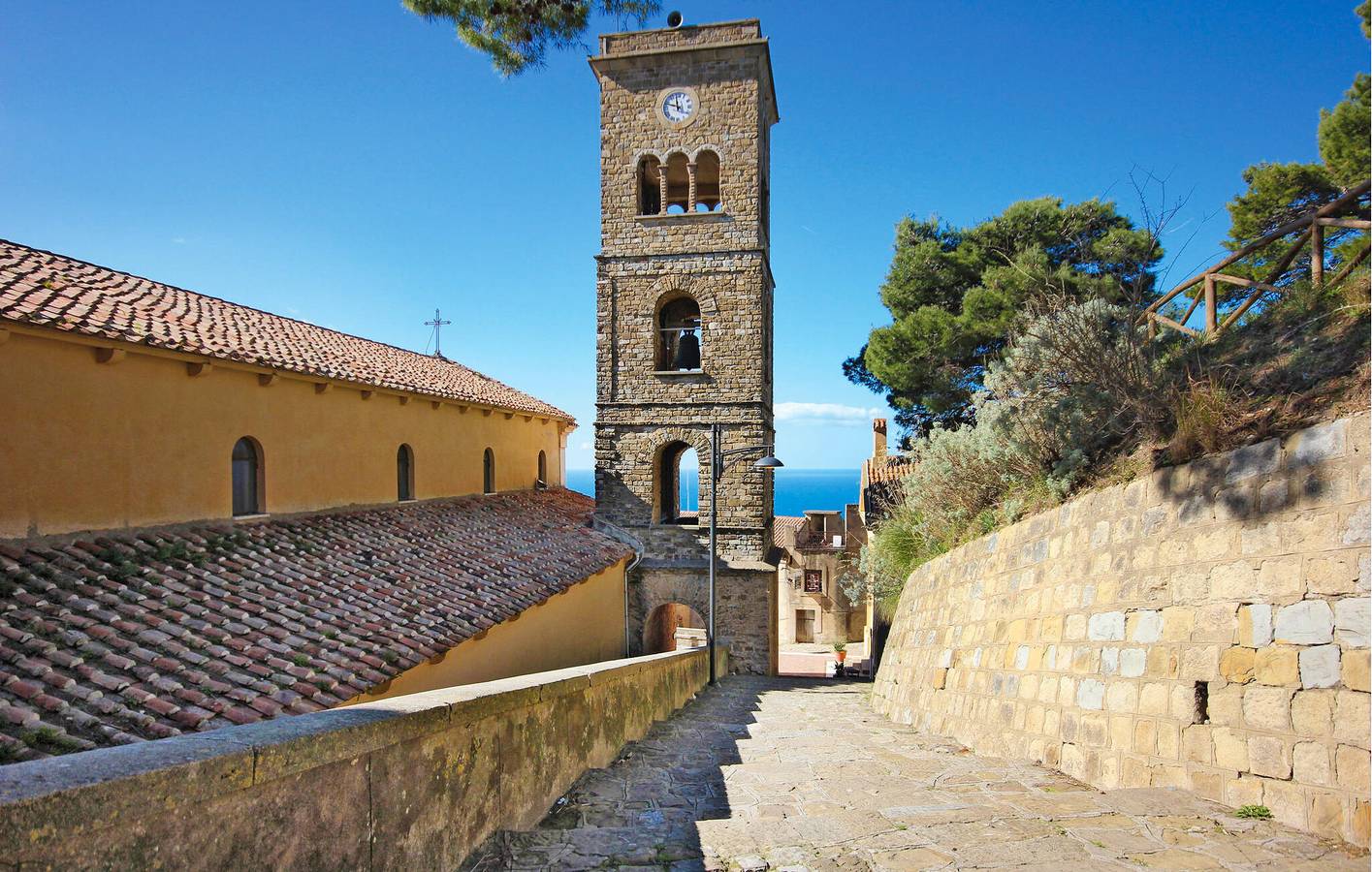 Ganze Ferienwohnung, Gemütliches Apartment am Strand mit Klimaanlage und Parkplatz in Santa Maria di Castellabate, Cilento