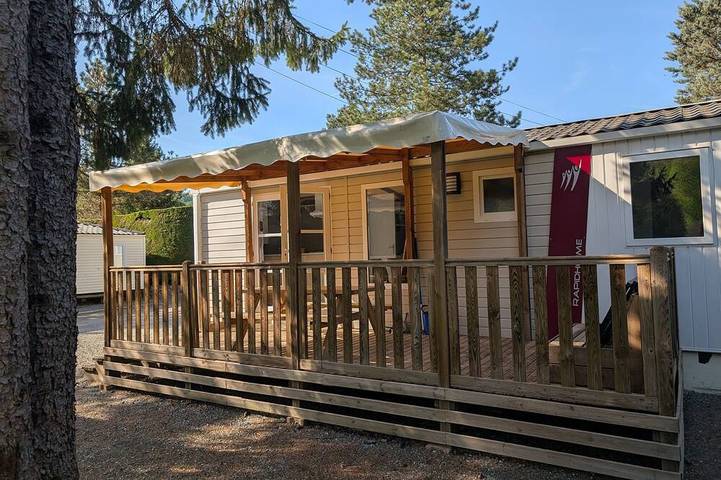 Location de vacances pour 7 personnes, avec sauna et piscine à Vaulnaveys-le-Bas