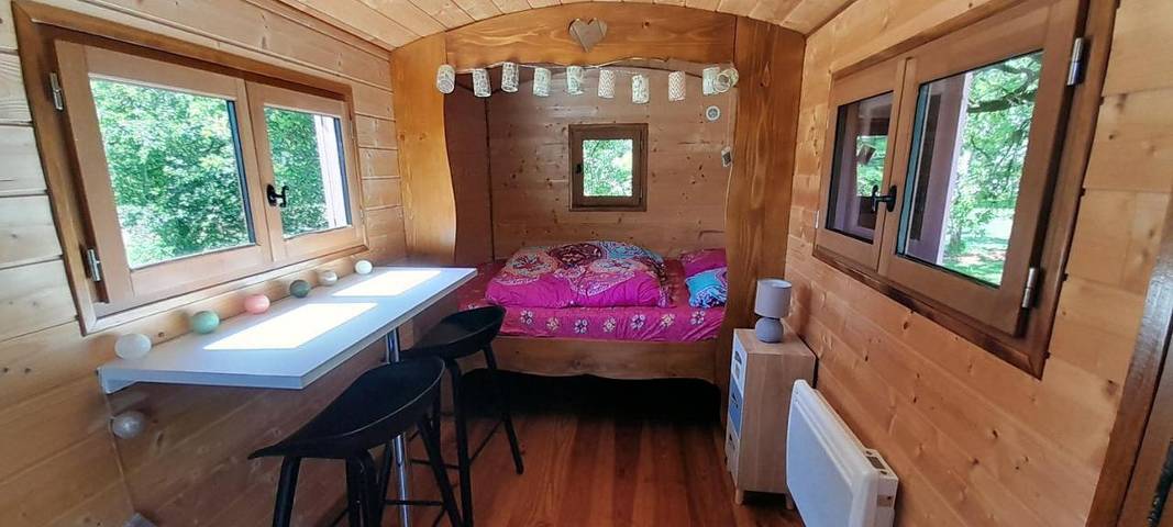 Tente pour 2 personnes, avec jardin ainsi que terrasse et piscine dans Côte-d'Or - 2