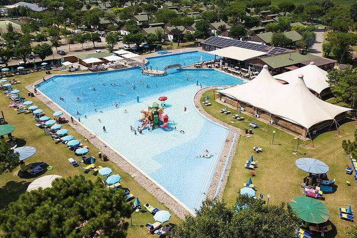 Bungalow per 4 persone, con piscina in Rosolina Mare