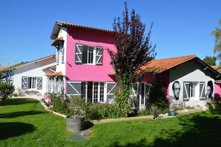 Chambre d’hôte pour 2 personnes, avec piscine ainsi que vue et jardin, animaux acceptés à Blaye - 2