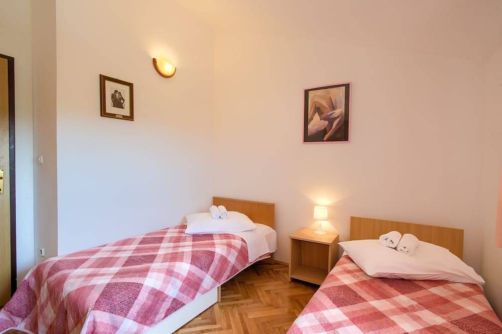 Ganze Wohnung, Abby Suite auf dem Dach mit Pool und Meerblick in Banjole, Südküste Istrien