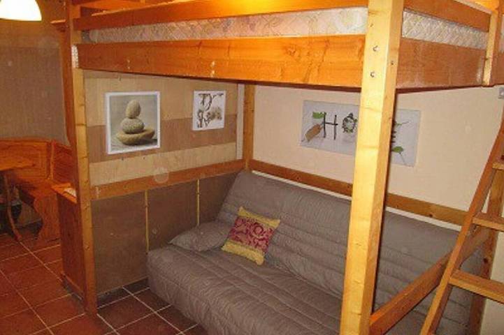 Gîte pour 4 personnes, avec piscine ainsi que terrasse et jardin, animaux acceptés à Plan-d'Aups-Sainte-Baume - 4